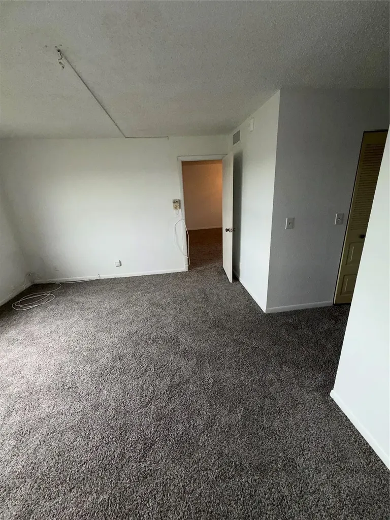 10145 Sunrise Lakes Sunrise FL 33322