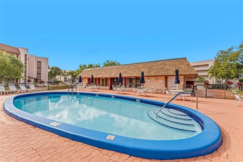 10145 Sunrise Lakes Sunrise FL 33322