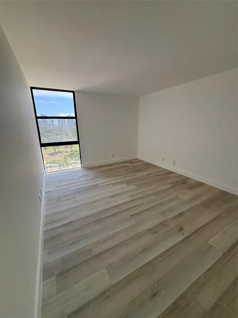 20301 W Country Club Drive Aventura FL 33180