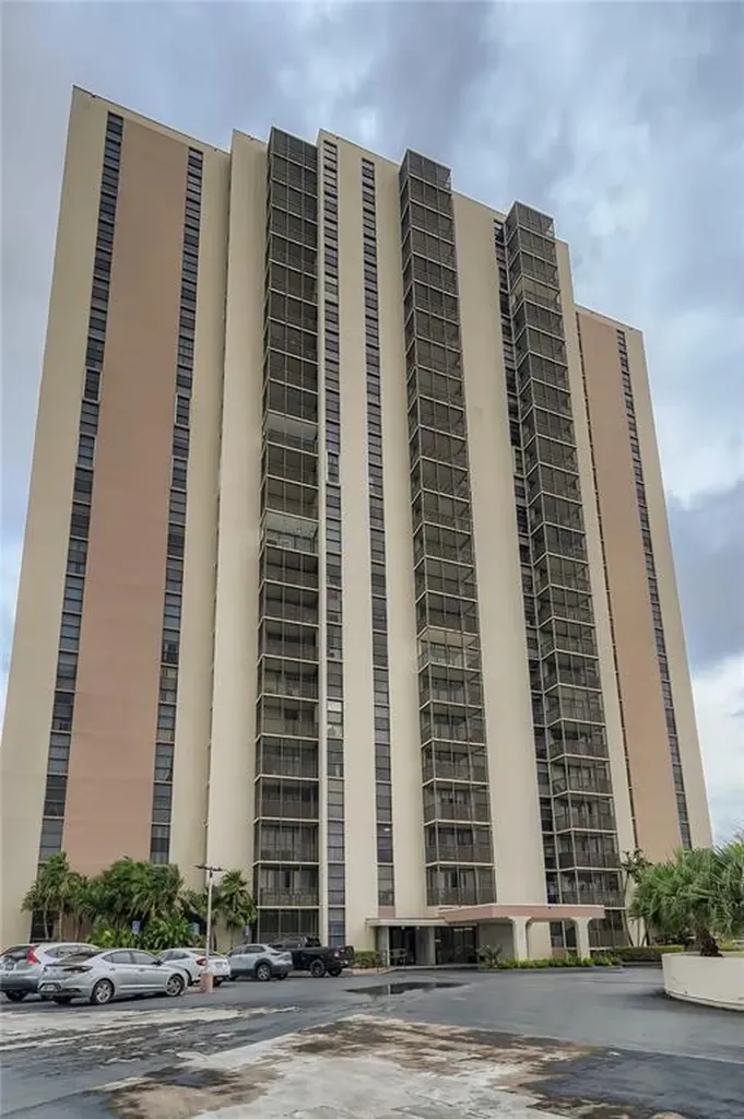 20301 W Country Club Drive Aventura FL 33180