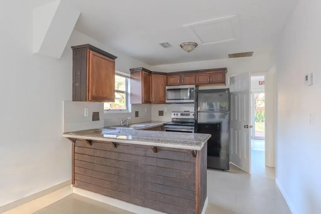521 S 24th Avenue Hollywood FL 33020
