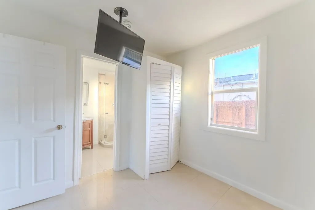 521 S 24th Avenue Hollywood FL 33020