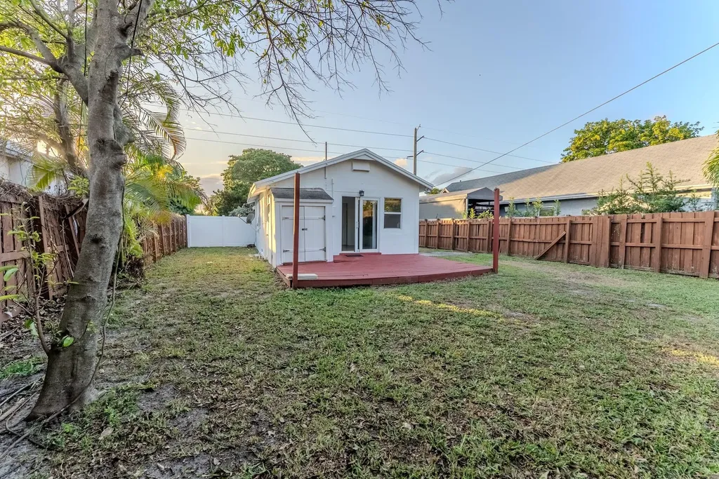 521 S 24th Avenue Hollywood FL 33020