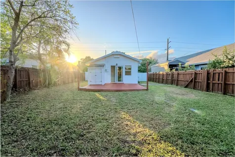 521 S 24th Avenue Hollywood FL 33020