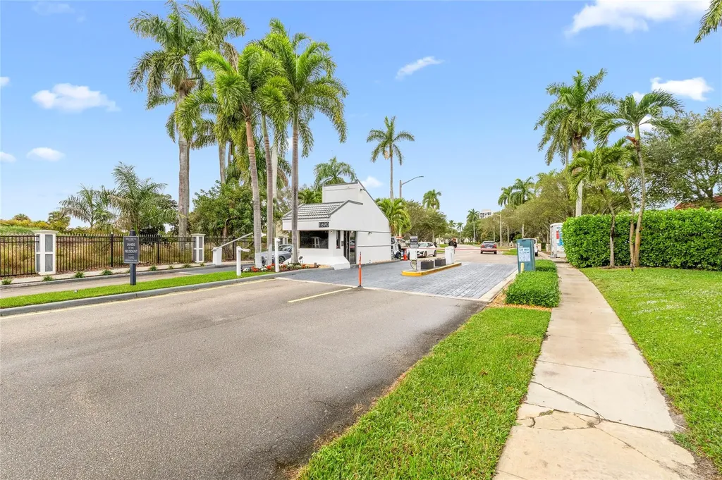 2400 Presidential Way West Palm Beach FL 33401
