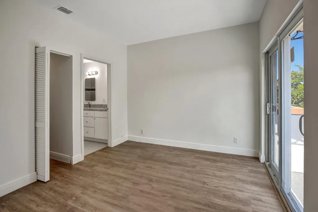 1104 S 20th Avenue Hollywood FL 33020