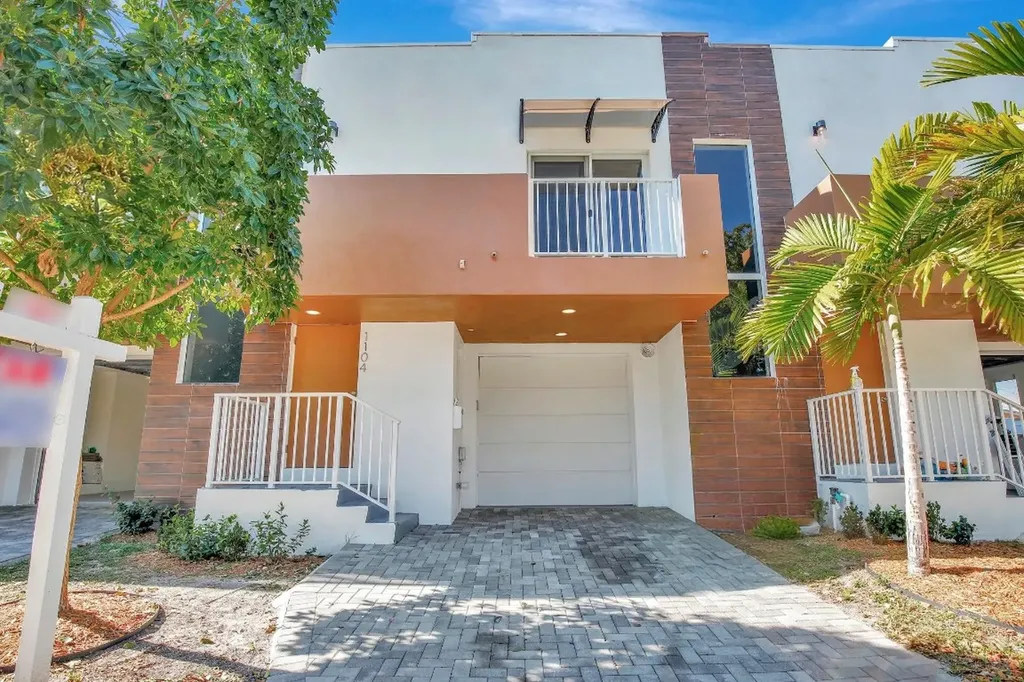 1104 S 20th Avenue Hollywood FL 33020