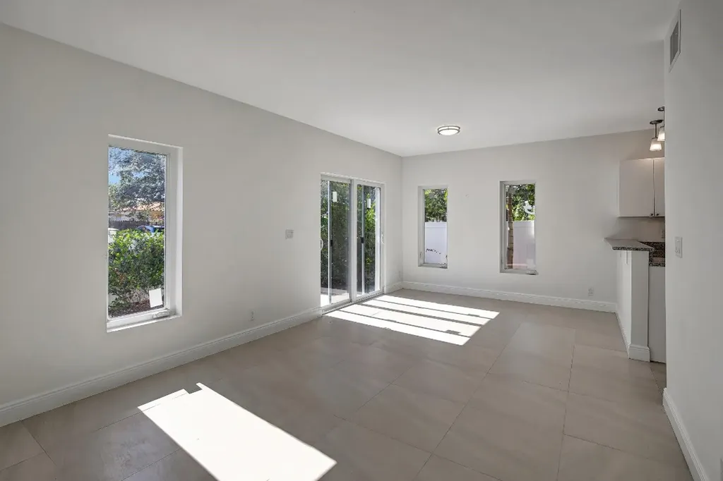 1104 S 20th Avenue Hollywood FL 33020