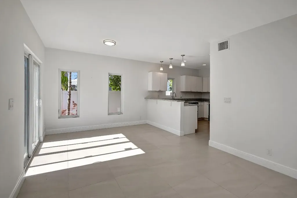 1104 S 20th Avenue Hollywood FL 33020