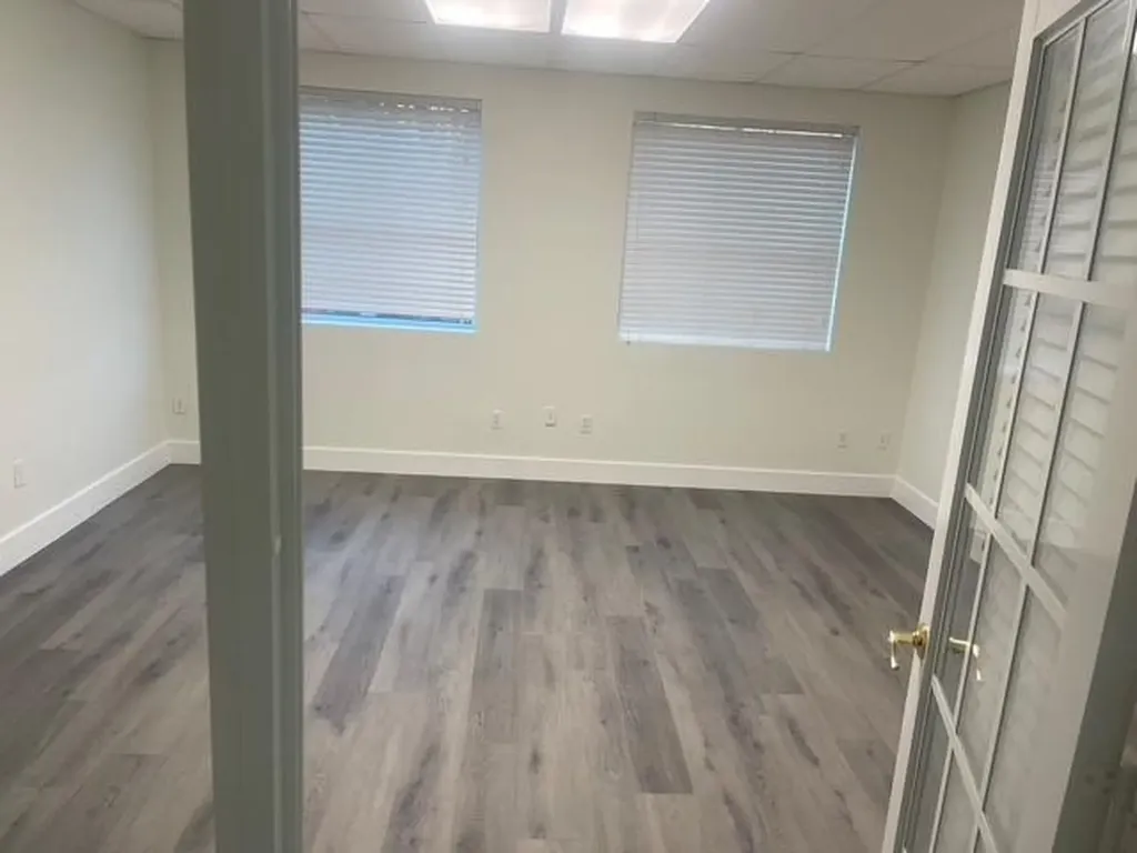 5220 University Drive Davie FL 33328