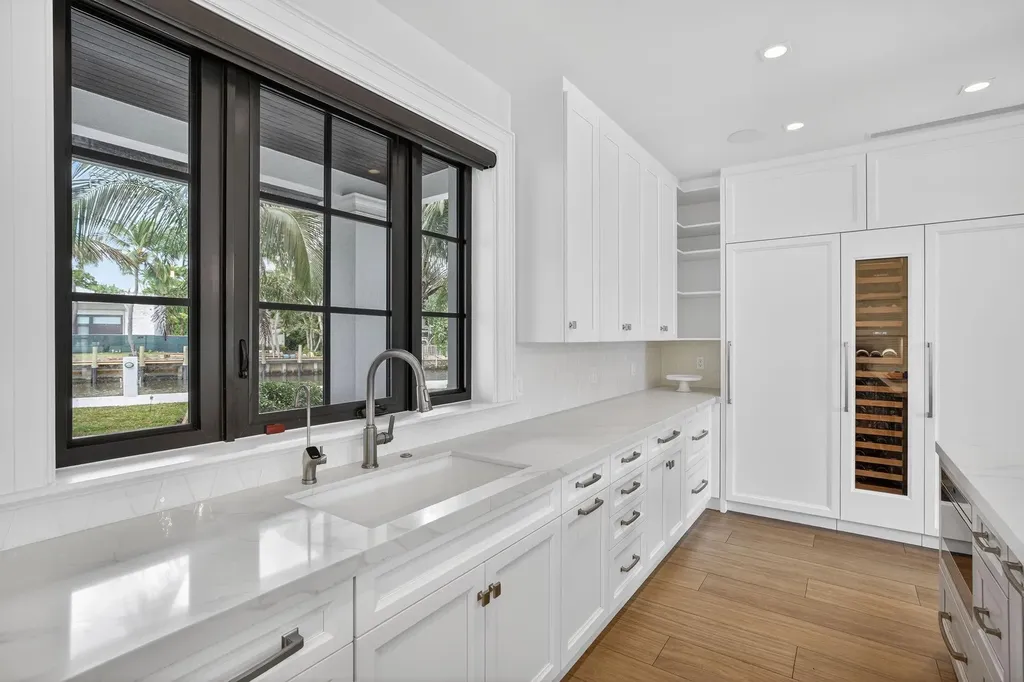 400 Mola Avenue Fort Lauderdale FL 33301