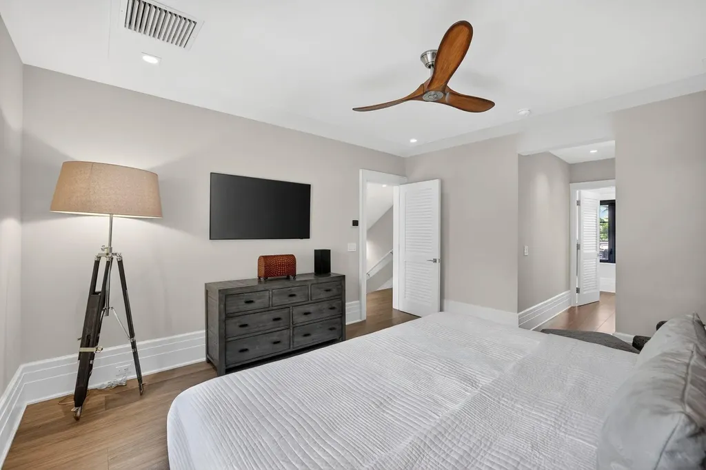 400 Mola Avenue Fort Lauderdale FL 33301
