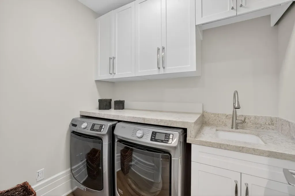 400 Mola Avenue Fort Lauderdale FL 33301