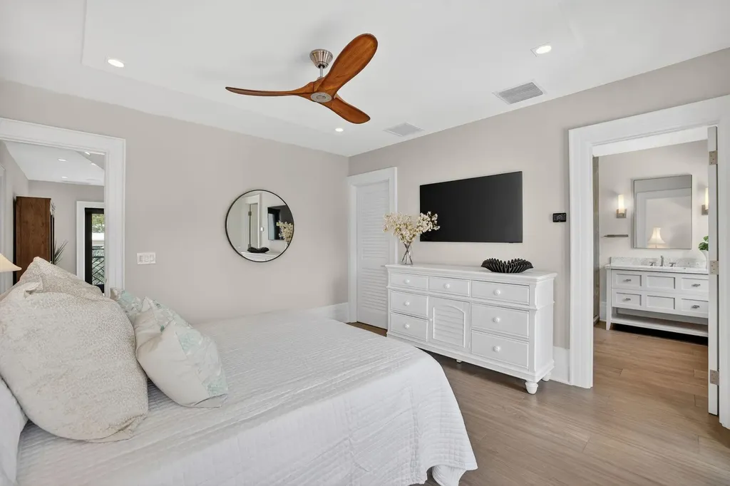 400 Mola Avenue Fort Lauderdale FL 33301