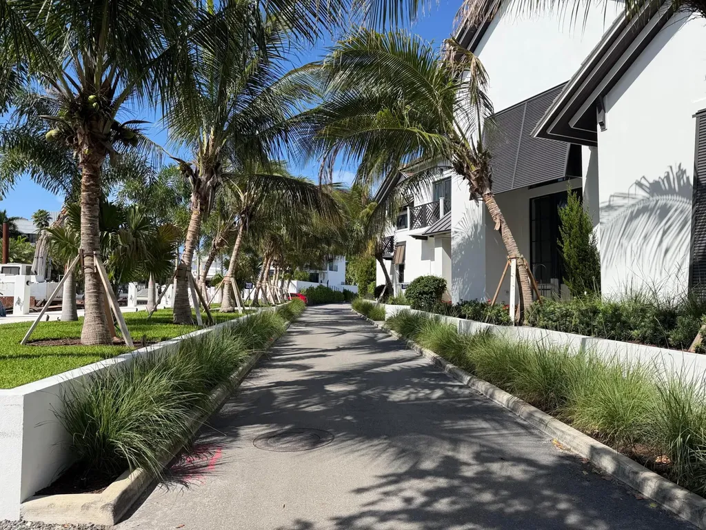 400 Mola Avenue Fort Lauderdale FL 33301