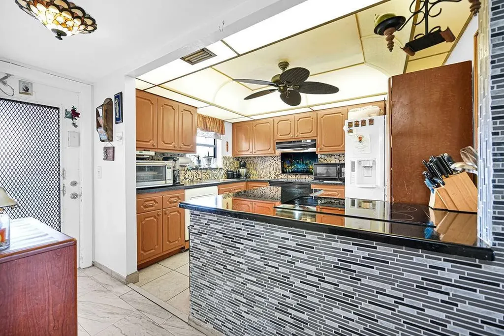 10442 Sunrise Lakes Boulevard Sunrise FL 33322