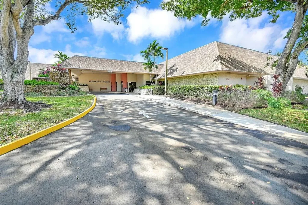 10442 Sunrise Lakes Boulevard Sunrise FL 33322