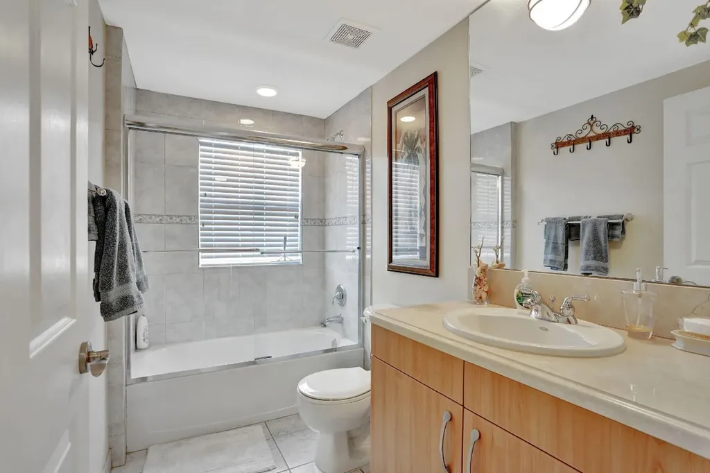 3210 NE 5th Street Pompano Beach FL 33062