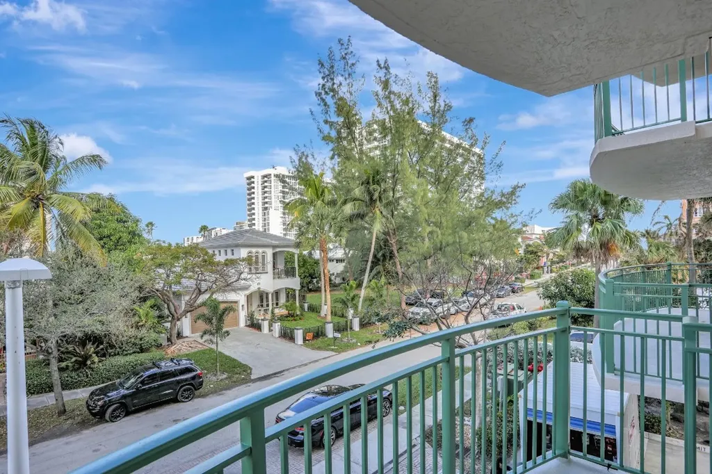3210 NE 5th Street Pompano Beach FL 33062