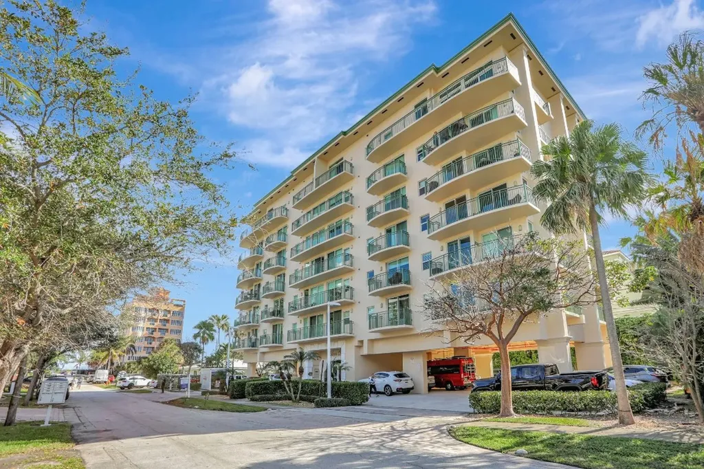 3210 NE 5th Street Pompano Beach FL 33062