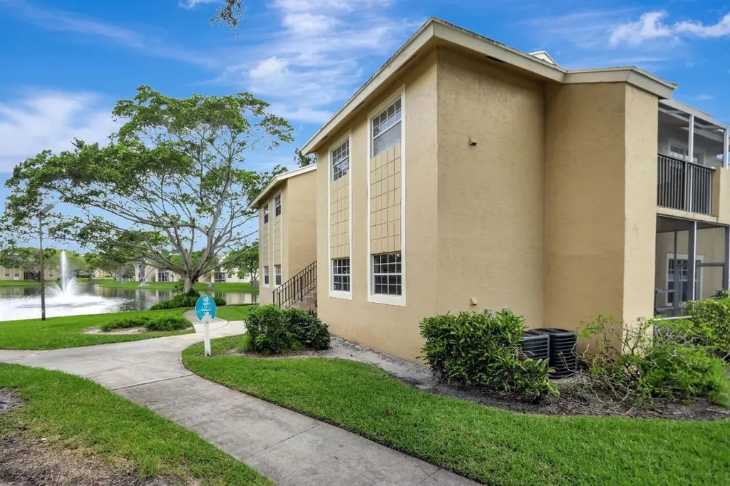 660 Cypress Club Way Deerfield Beach FL 33064