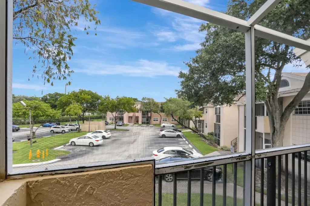 660 Cypress Club Way Deerfield Beach FL 33064