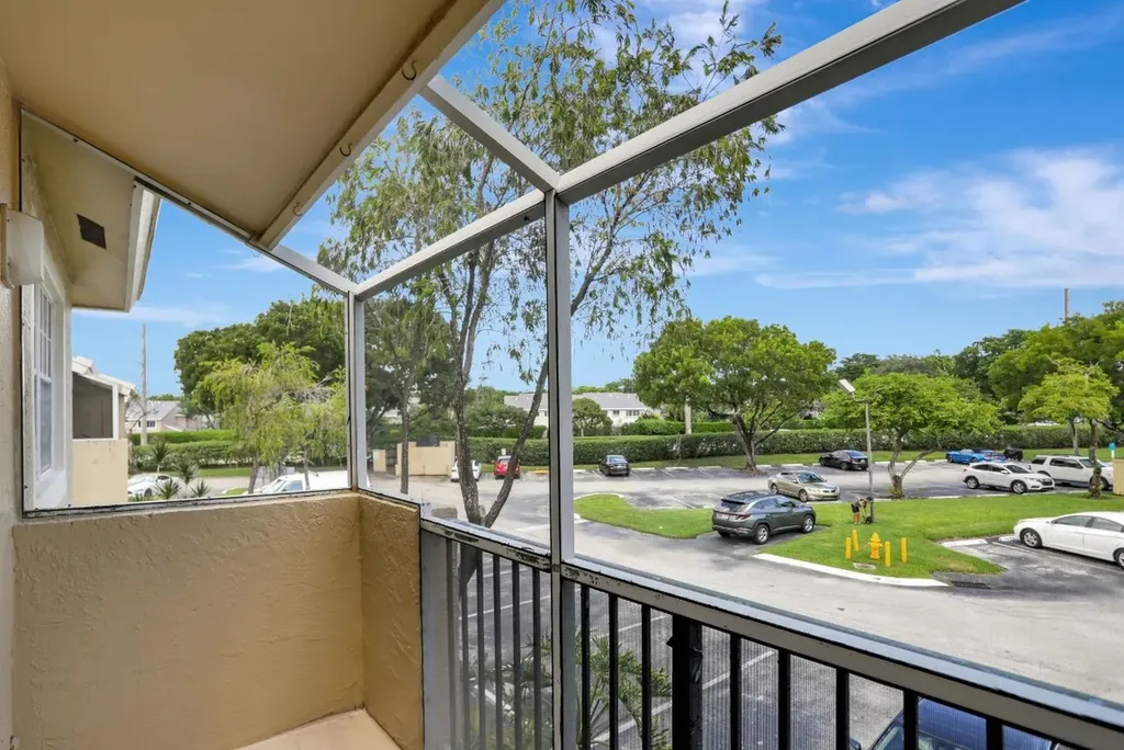 660 Cypress Club Way Deerfield Beach FL 33064