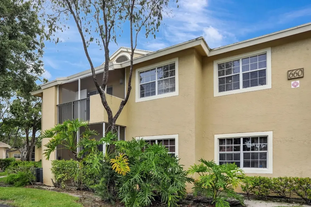 660 Cypress Club Way Deerfield Beach FL 33064