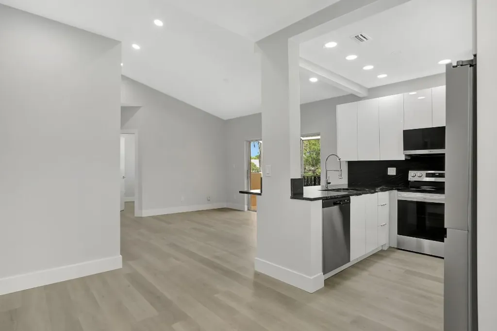 660 Cypress Club Way Deerfield Beach FL 33064