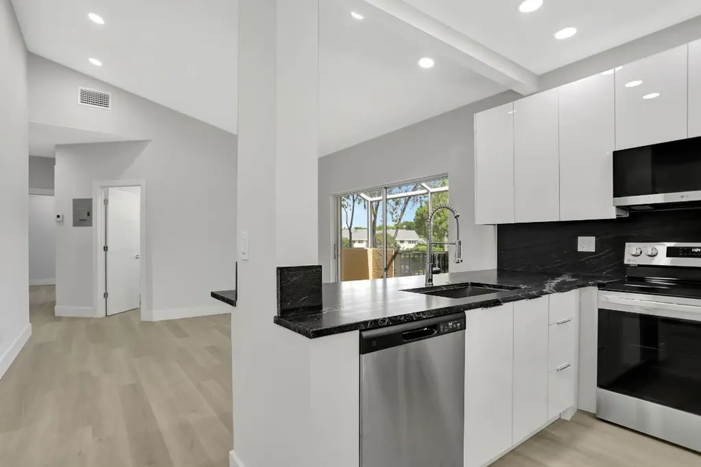 660 Cypress Club Way Deerfield Beach FL 33064