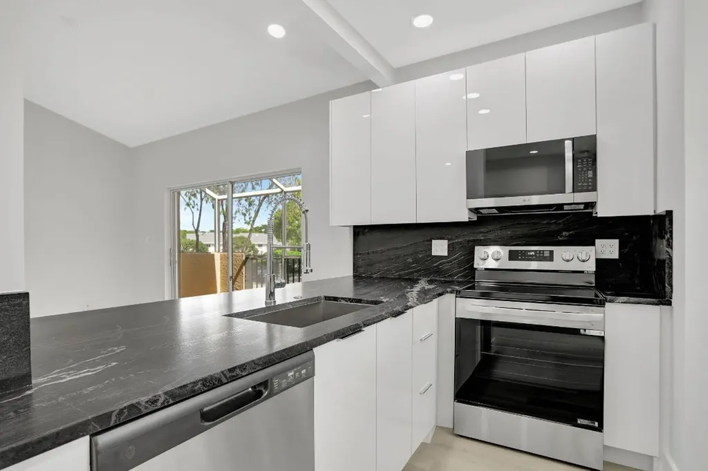 660 Cypress Club Way Deerfield Beach FL 33064