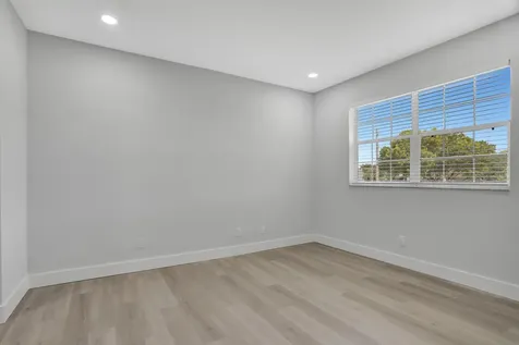 660 Cypress Club Way Deerfield Beach FL 33064
