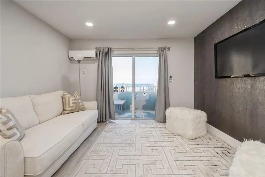 200 S Birch Road Fort Lauderdale FL 33316