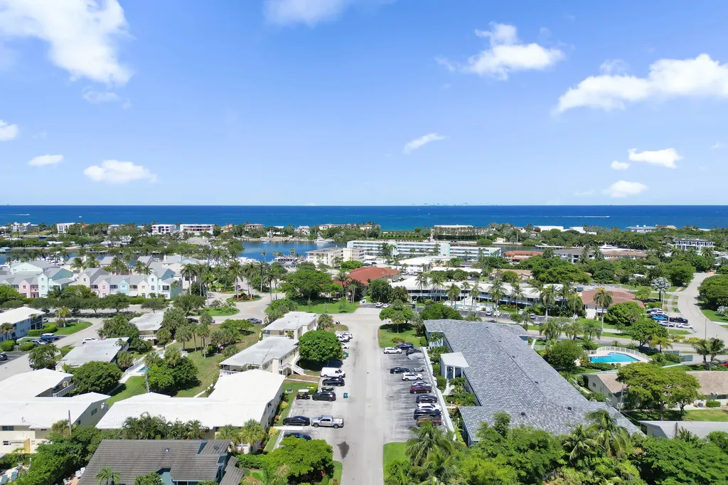 2734 NE 27th Court Lighthouse Point FL 33064