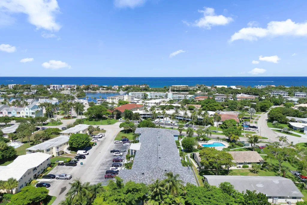 2734 NE 27th Court Lighthouse Point FL 33064