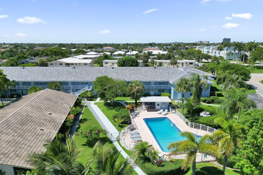 2734 NE 27th Court Lighthouse Point FL 33064