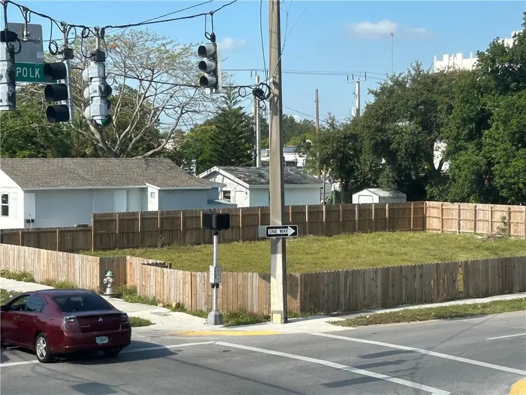 136 N 24th Avenue Hollywood FL 33020