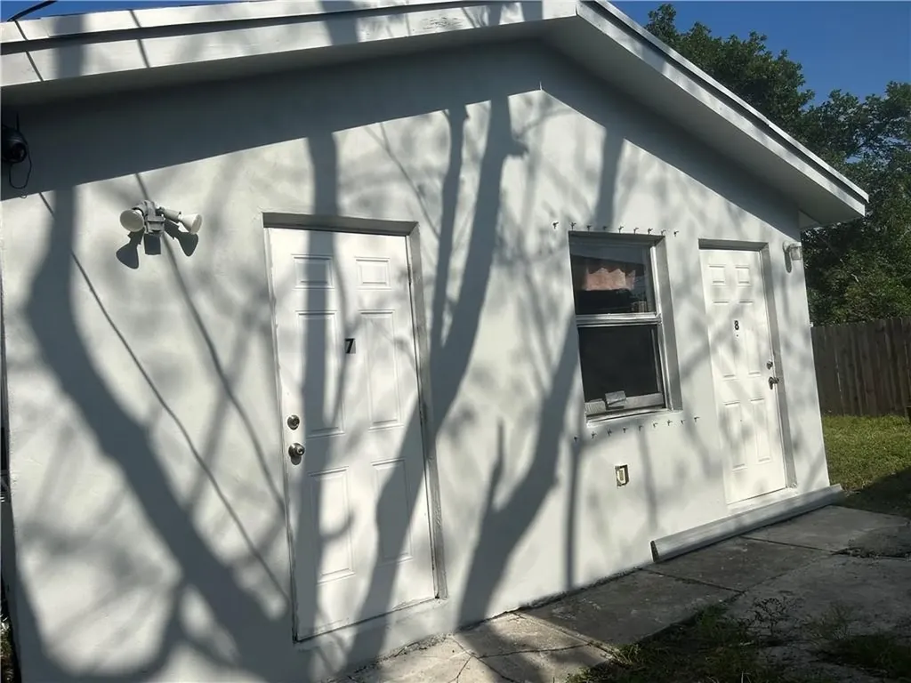 136 N 24th Avenue Hollywood FL 33020