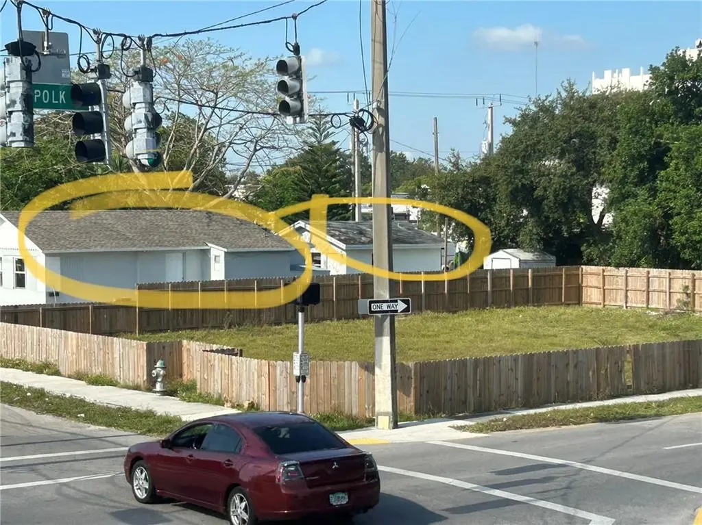 136 N 24th Avenue Hollywood FL 33020