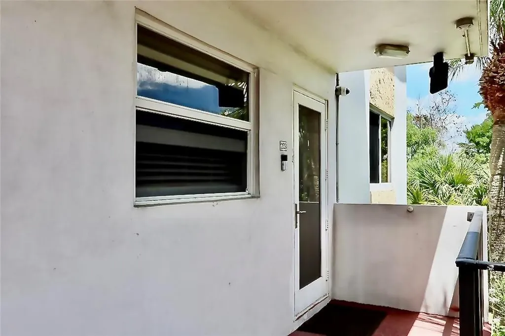 5985 Del Lago Circle Sunrise FL 33313