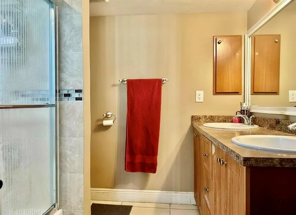 5985 Del Lago Circle Sunrise FL 33313