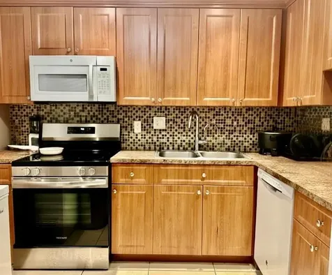 5985 Del Lago Circle Sunrise FL 33313