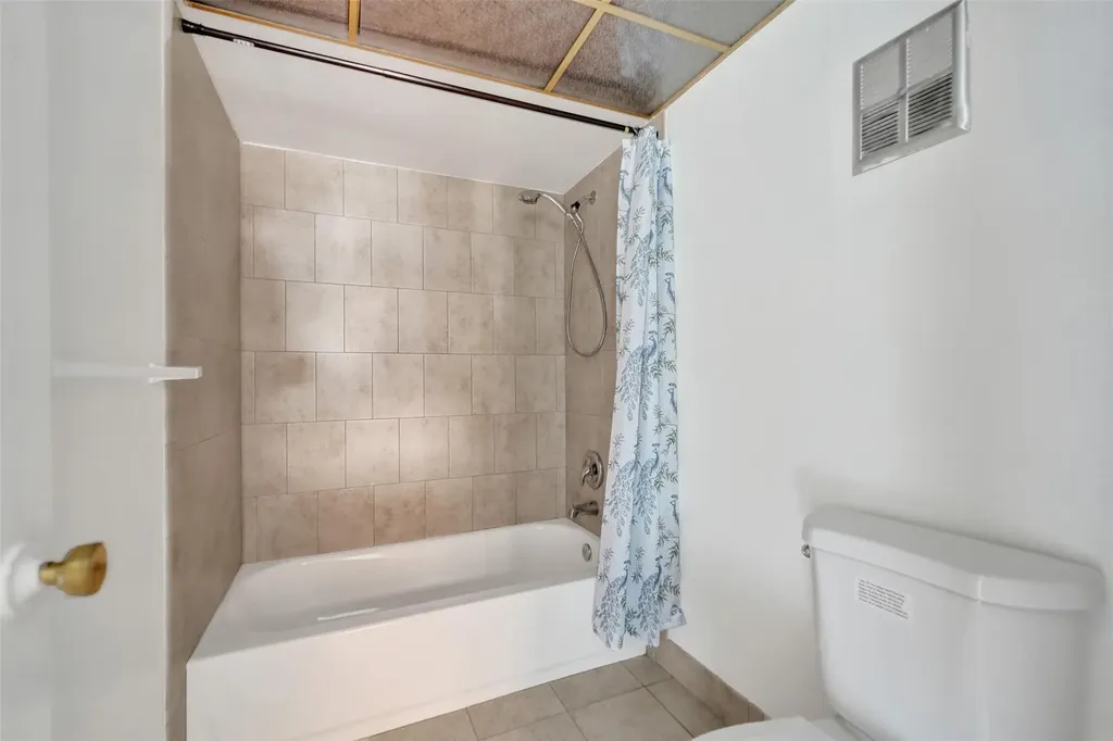 750 E Coco Plum Circle Plantation FL 33324