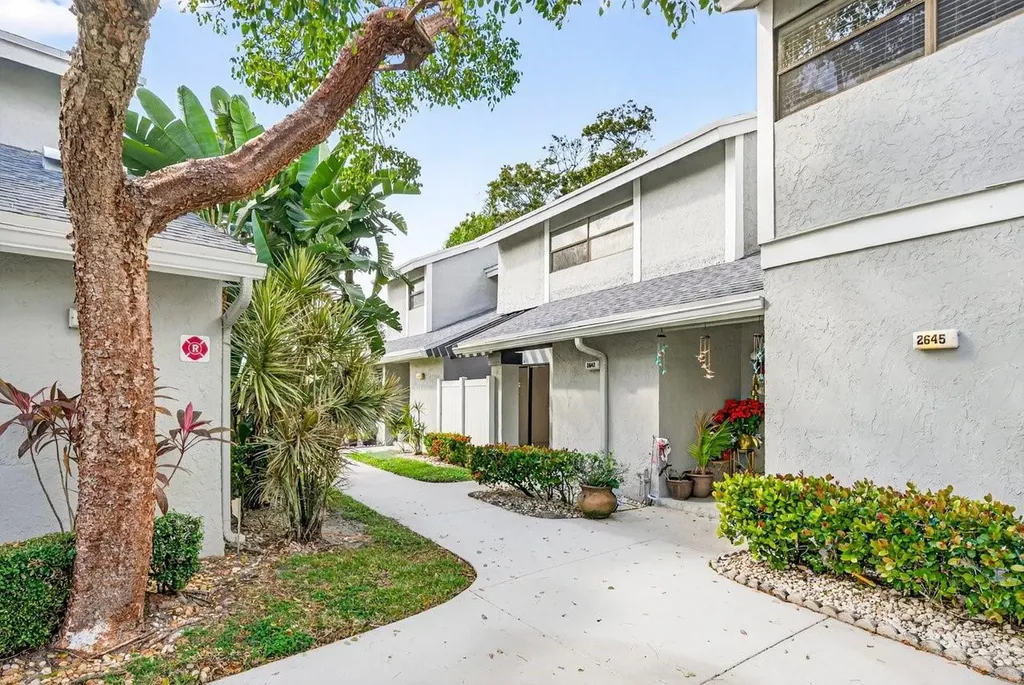 2643 NW 42nd Avenue Coconut Creek FL 33066
