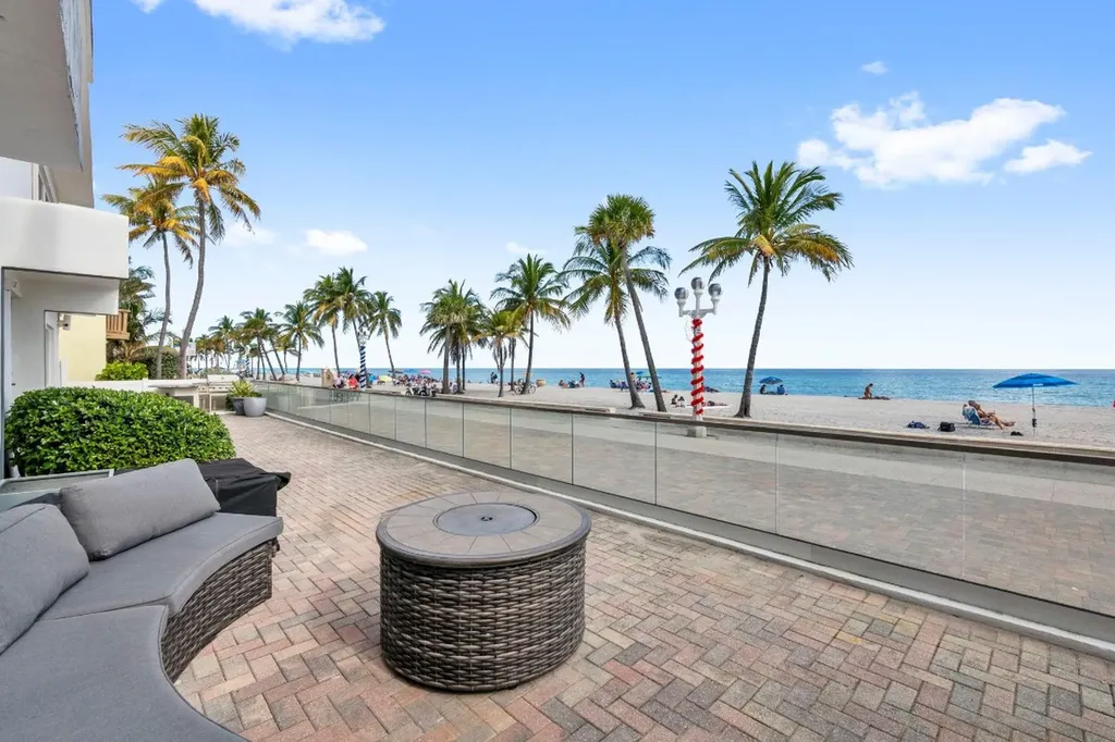 2203 N Surf Road Hollywood FL 33019