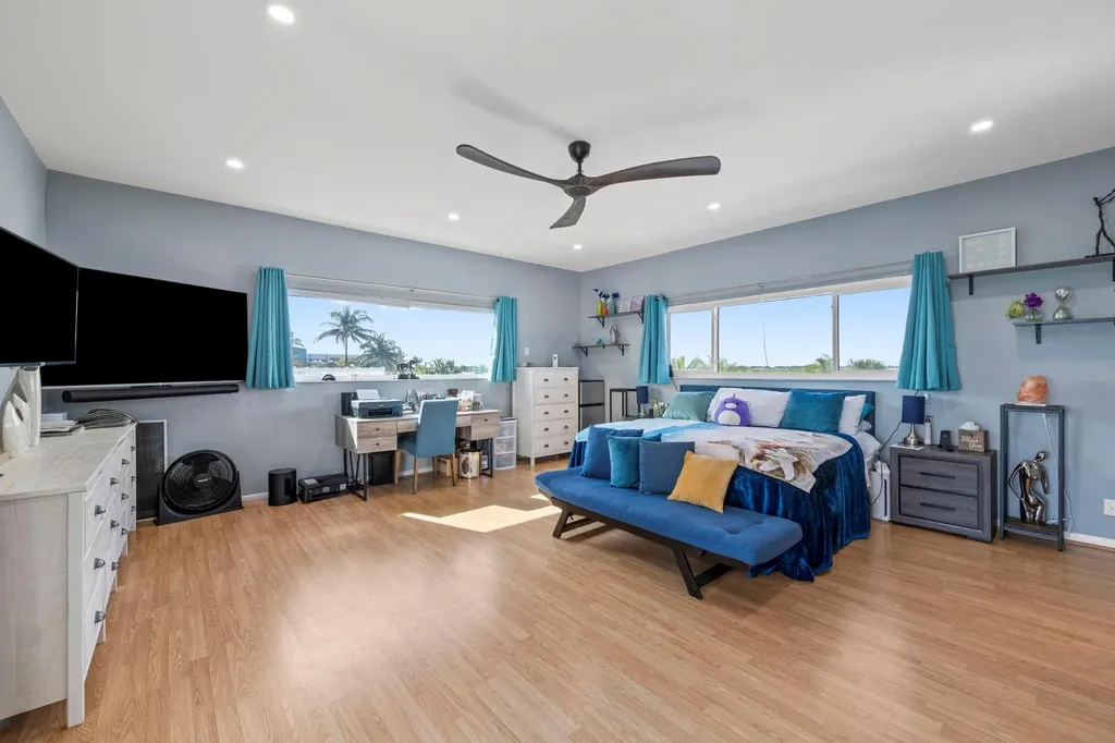 2203 N Surf Road Hollywood FL 33019