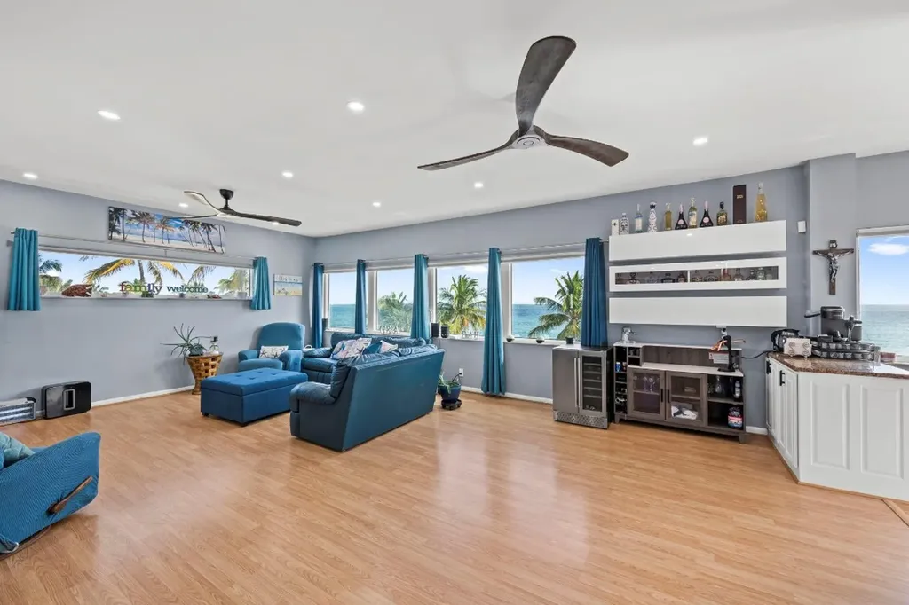 2203 N Surf Road Hollywood FL 33019
