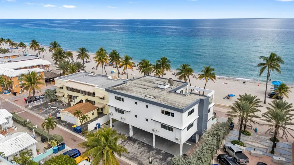 2203 N Surf Road Hollywood FL 33019