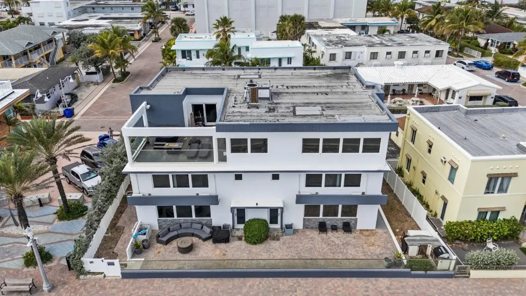 2203 N Surf Road Hollywood FL 33019