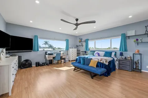 2203 N Surf Road Hollywood FL 33019